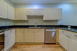 270 Valencia Cir, Saint Petersburg, FL 33716 - Photo 23