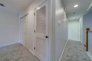 270 Valencia Cir, Saint Petersburg, FL 33716 - Photo 43