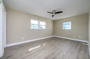 11425 47th Ave N, Saint Petersburg, FL 33708 - Photo 13