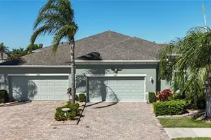 689 Chipper Dr, Sun City Center, FL 33573 - Photo 3