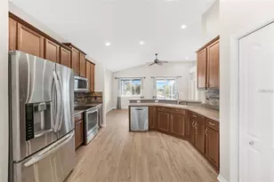 5124 Clover Mist Dr, Apollo Beach, FL 33572 - Photo 9