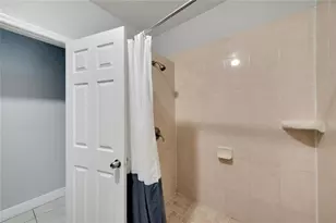 3649 Haines Rd N, Saint Petersburg, FL 33704 - Photo 19