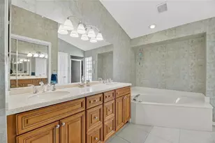 2307 Platinum Dr, Sun City Center, FL 33573 - Photo 15