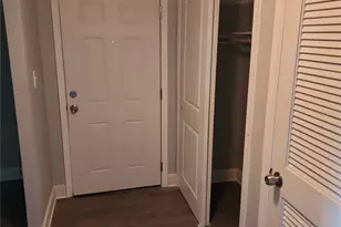 8370 13th St N, Saint Petersburg, FL 33702 - Photo 3