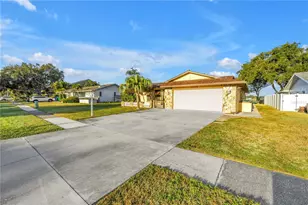 11126 Harborside Dr, Largo, FL 33773 - Photo 37