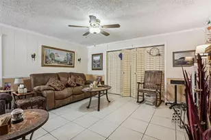 305 N Lauber Way, Tampa, FL 33609 - Photo 9