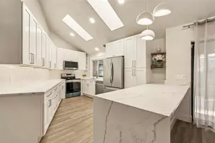 1228 Rainbrook Cir, Valrico, FL 33596 - Photo 11