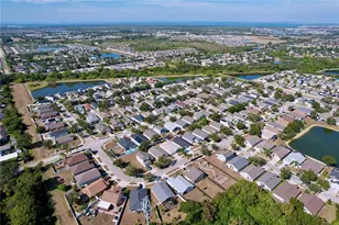 915 Cristelle Jean Dr, Ruskin, FL 33570 - Photo 61