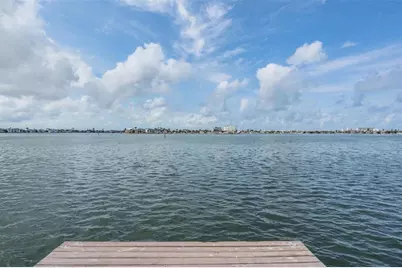 7092 S Shore Drive, Saint Petersburg, FL 33707 - Photo 1