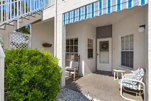 11315 Shipwatch Ln, Largo, FL 33774 - Photo 7