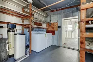 7 Drury Ln, Tarpon Springs, FL 34689 - Photo 5