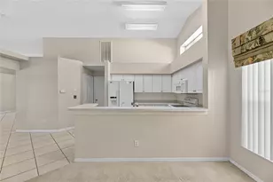 16604 Lake Heather Dr, Tampa, FL 33618 - Photo 29