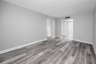 8345 13th St N, Saint Petersburg, FL 33702 - Photo 7