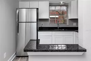 8345 13th St N, Saint Petersburg, FL 33702 - Photo 9