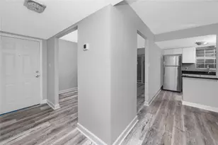 8345 13th St N, Saint Petersburg, FL 33702 - Photo 11