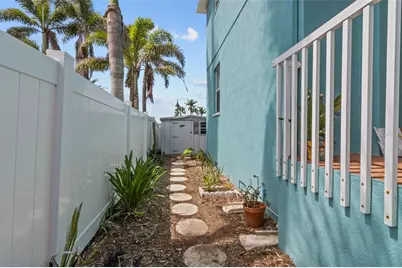 7950 Causeway Boulevard N, Saint Petersburg, FL 33707 - Photo 5