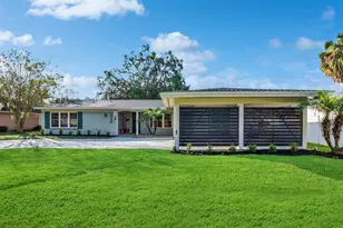 10524 Orange Grove Dr, Tampa, FL 33618 - Photo 3