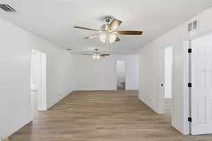525 27th Ave S, Saint Petersburg, FL 33705 - Photo 9