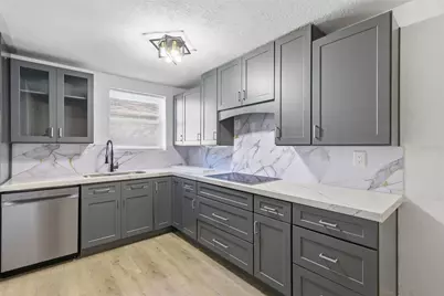 525 27th Avenue S, Saint Petersburg, FL 33705 - Photo 11