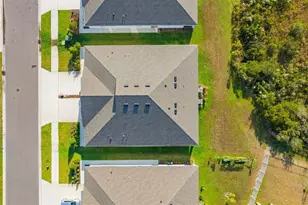 2555 Bending Bonsai Dr, Wesley Chapel, FL 33543 - Photo 5