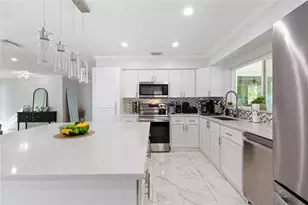 7301 Twelve Oaks Blvd, Tampa, FL 33634 - Photo 9