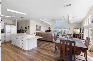 7013 Mt Piney Rd NE, Saint Petersburg, FL 33702 - Photo 15