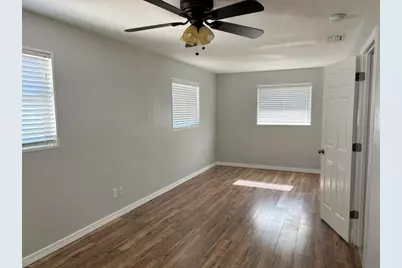 4431 W Wallace Avenue, Tampa, FL 33611 - Photo 3
