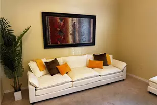 100 Vizcaya Ct, Poinciana, FL 34759 - Photo 11