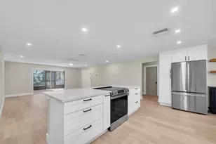 513 Oakwood Blvd, Oldsmar, FL 34677 - Photo 9