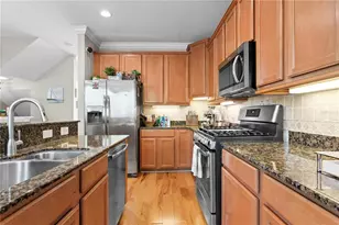 3023 Pointeview Dr, Tampa, FL 33611 - Photo 17