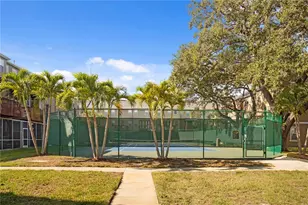 3023 Pointeview Dr, Tampa, FL 33611 - Photo 7