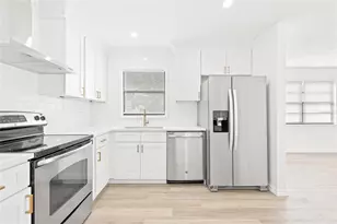 12801 Kellywood Cir, Hudson, FL 34669 - Photo 11