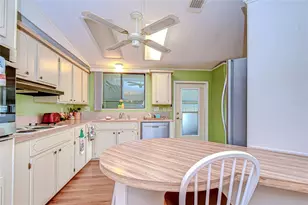 35827 Brisa Dr, Zephyrhills, FL 33541 - Photo 11