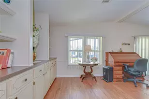 35827 Brisa Dr, Zephyrhills, FL 33541 - Photo 13