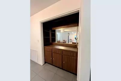 1945 68th Avenue S, Saint Petersburg, FL 33712 - Photo 9