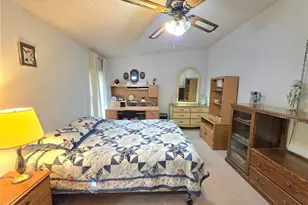 36615 Dina Dr, Zephyrhills, FL 33542 - Photo 25