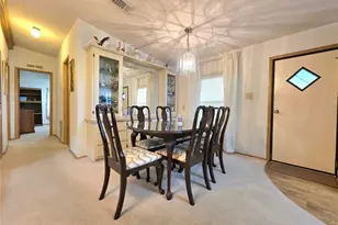 36615 Dina Dr, Zephyrhills, FL 33542 - Photo 17