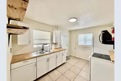 804 E 127th Avenue #B, Tampa, FL 33612 - Photo 5