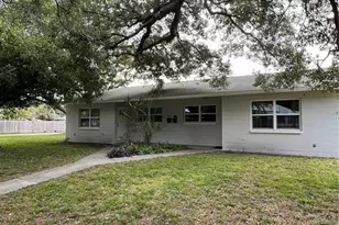 2650 15th St N, Saint Petersburg, FL 33704 - Photo 1