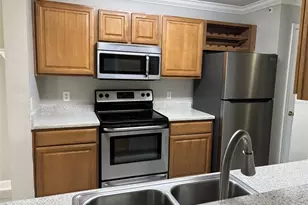 18322 Bridle Club Dr, Tampa, FL 33647 - Photo 7