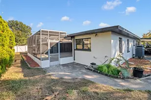 1899 66th Ave N, Saint Petersburg, FL 33702 - Photo 25