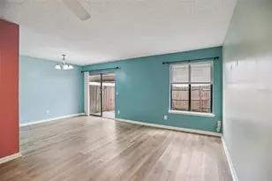 1310 Mountain View Dr, Tampa, FL 33612 - Photo 11