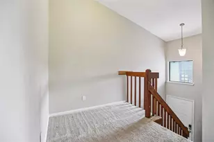 1310 Mountain View Dr, Tampa, FL 33612 - Photo 21