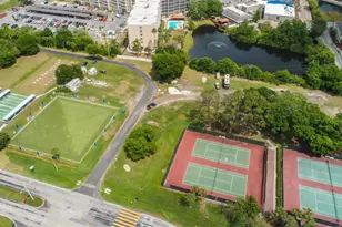1811 Bedford Ln, Sun City Center, FL 33573 - Photo 23