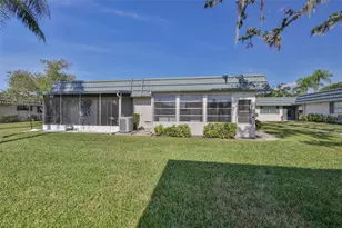 1811 Bedford Ln, Sun City Center, FL 33573 - Photo 19