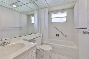 1811 Bedford Ln, Sun City Center, FL 33573 - Photo 15