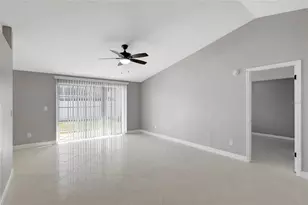 3202 Russett Dr, Tampa, FL 33618 - Photo 11