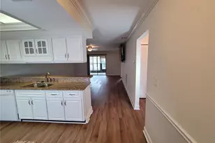 6550 Teak Ct, Zephyrhills, FL 33542 - Photo 3