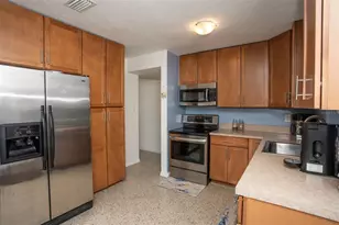 6701 31st Ave N, Saint Petersburg, FL 33710 - Photo 9