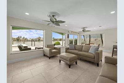 16129 4th Street E, Redington Beach, FL 33708 - Photo 17
